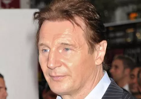 Liam Neeson îşi duce iubita în locurile pe care le frecventa împreună cu fosta soţie