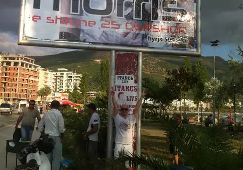 Morris, tratat regeşte în Albania