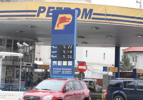 Statul ar putea încasa peste 2 miliarde de lei, cel puţin, din vânzarea acţiunilor Petrom