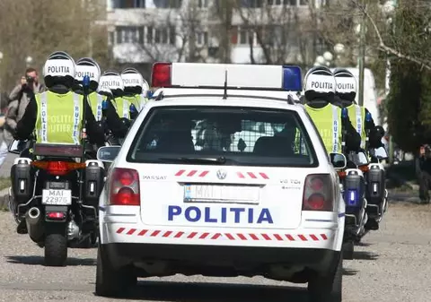 O poliţistă a fost prinsă cu 160 de litri de alcool de contrabandă