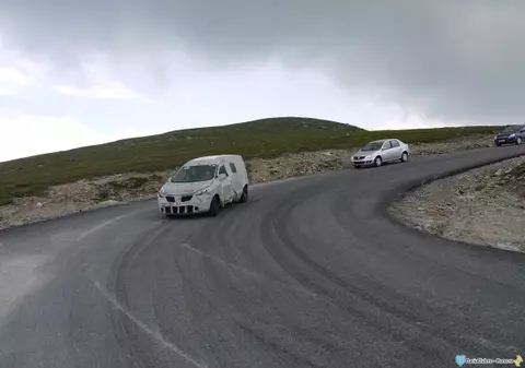 Foto | Dacia testează Popster în România!