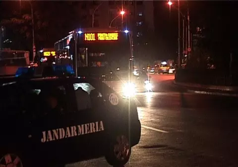 Patrule de jandarmi pe liniile RATB de noapte 