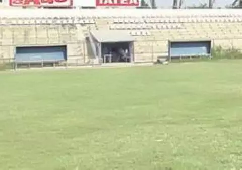 Românii şi latino americanii locuiesc pe un stadion din Madrid