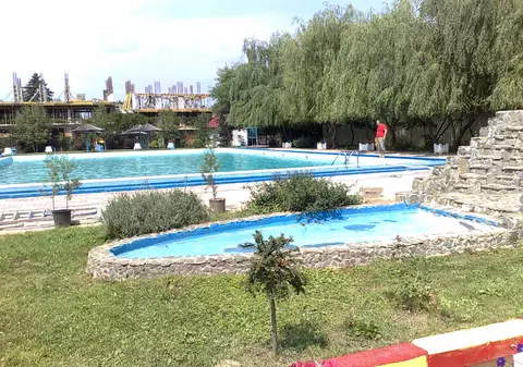 S-a mai deschis un ştrand în Capitală. Azi intrarea e liberă