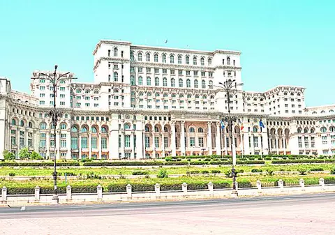 SCANDAL în Palatul Parlamentului din cauza legii anti-fumat! ”O să răspundă pentru asta!”