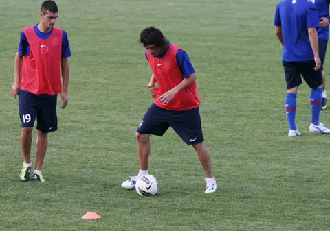 FOTO & VIDEO | Pui de Buftea! Steliştii s-au antrenat lângă o fostă fermă de păsări