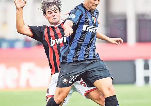Chivu, regele trofeelor
