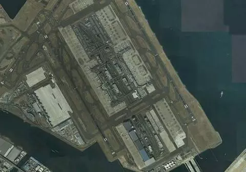 Bulgarii îşi trag aeroport la Balcic