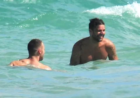 Foto | Ricky Martin, surprins cu iubitul în vacanţă