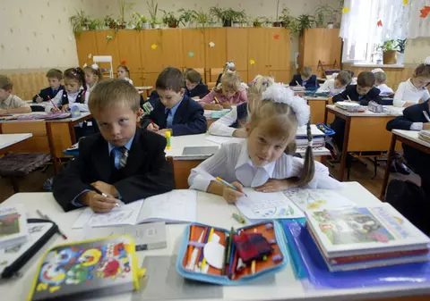 Rusificarea Moldovei nu cunoaşte limite: "Istoria românilor" nu se va mai studia în şcoli
