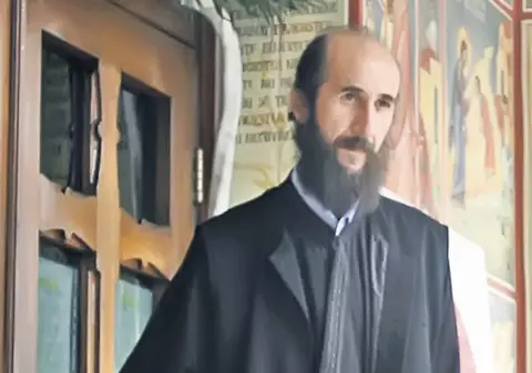 Video&Foto şocant | Părintele Tudor Peiu, de la Spitalul Grigore Alexandrescu, a păstrat o legătură de suflet cu bebeluşii supravieţuitori: "Abia i-am împărtăşit"