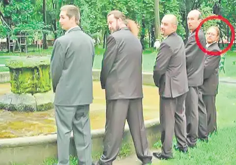 Riscă să-şi piardă slujba pentru... o glumă