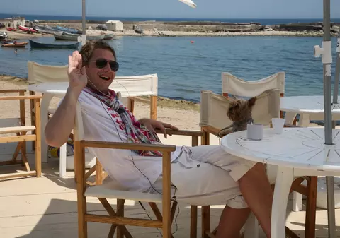 Gemenele Cheeky Girls, la cratiţă şi la coada măgarului