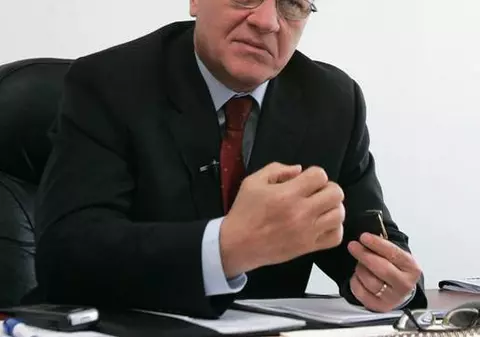 ”Naşul” Mircea Sandu vede o nouă ”generaţie de aur” abia în 2015