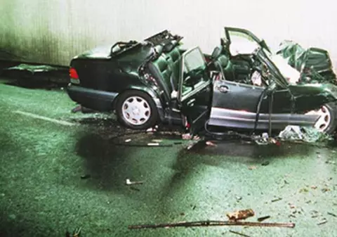 Prinţesa Diana s-a logodit cu Dodi Al-Fayed cu câteva zile înainte de accidentul de la Paris