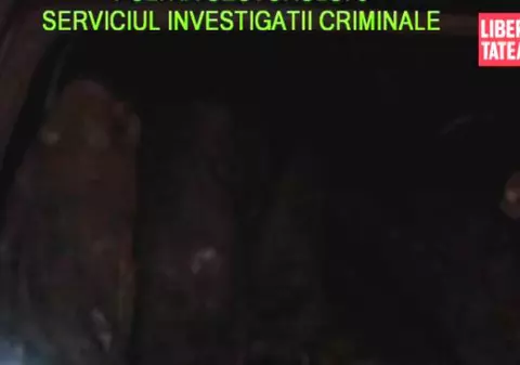 Pentru cupru, hoţii de cabluri intră în canale echipaţi ca minerii