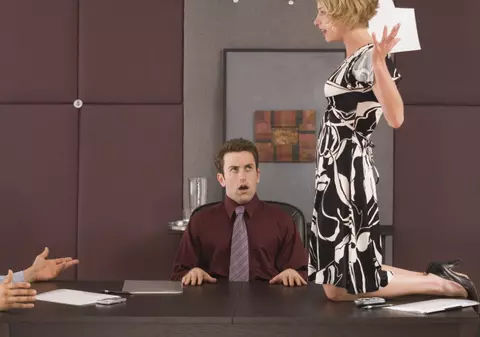 Oamenii răi au salarii mai mari