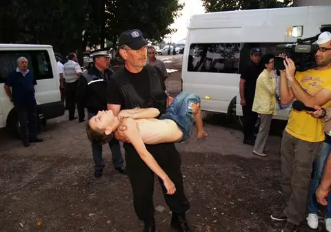 Copil de zece ani găsit în comă alcoolică în timpul unei evacuări din sectorul 2