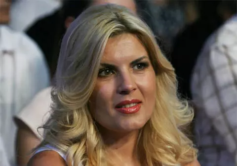 Elena Udrea, despre rochița de 14.000 de lire sterline: ”Hainele sunt singura bucurie care mi-a mai rămas”
