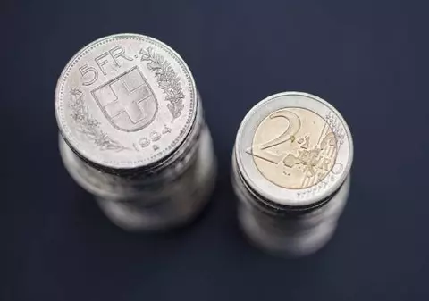 Elveţienii ar putea să primească euro în loc de franci !