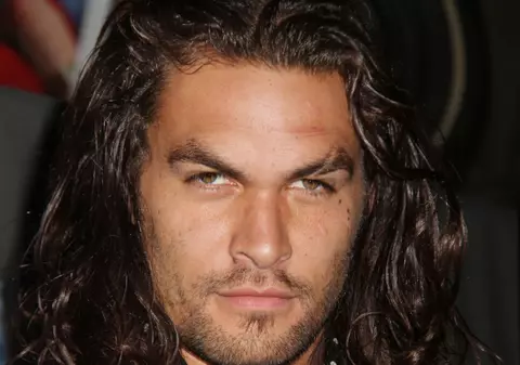 Jason Momoa, actorul care-l joacă pe Conan Barbarul, este rupt de lumea modernă
