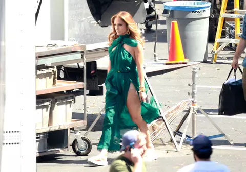 Moartea pasiunii! Jennifer Lopez are chiloţi de babă şi celulita cât casa