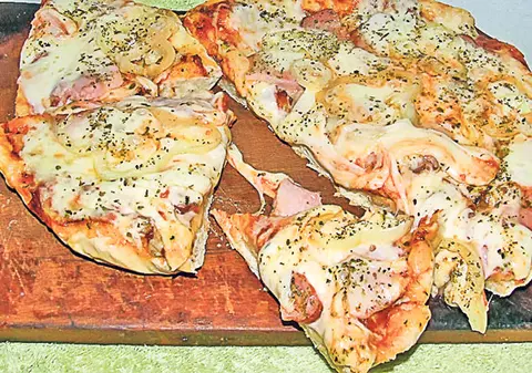O rețetă pe zi | Pizza cu aluat pufos