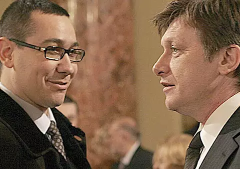 ”Cununia” dintre Ponta şi Antonescu aproape de oficializare.USL ar putea fi legalizată pe 16 august.