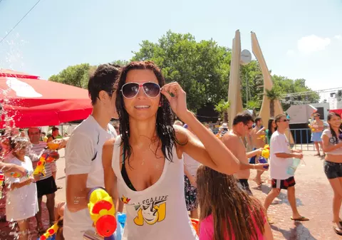 CRBL, Mădălina Vintilă şi Sara iau cu asalt Aradul la "Marea Bătaie cu Apă" 