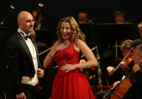 Romeo şi Julia Saleno, bursă de studii de la Renata Scotto, una din urmaşele Mariei Callas