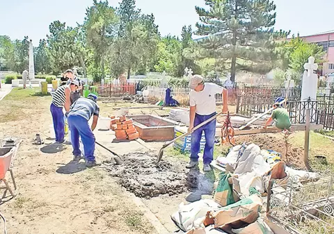 George Naghi va fi îngropat în sicriu de 3.000 de euro