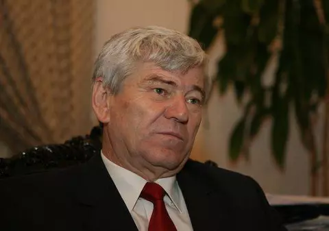 Ministrul Valeriu Tabără sfătuieşte agricultorii: ”Nu vindeţi, terenurile se vor scumpi!” 