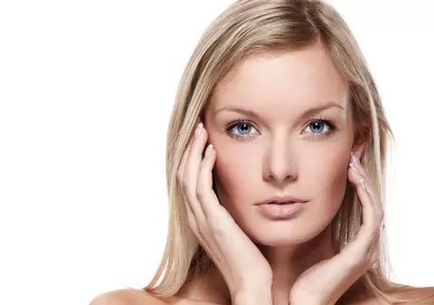 Vrei să ai un ten radios? Vezi de ce vitamine are nevoie pielea ta!