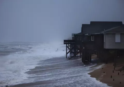 Uraganul Irene a ajuns în Carolina de Nord