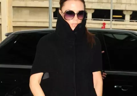 Afllă cum slăbeşte Victoria Beckham după ce a născut