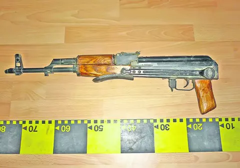 Un român a fost condamnat la zece ani de închisoare în SUA, pentru trafic de arme