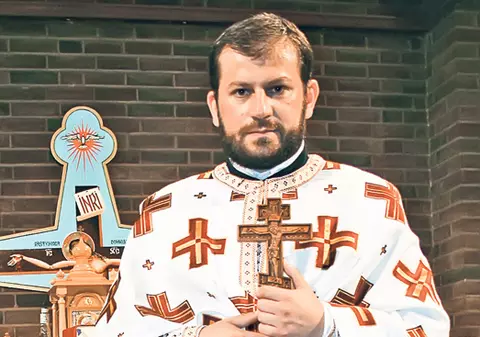 Ziua e contabil, seara ţine slujbe