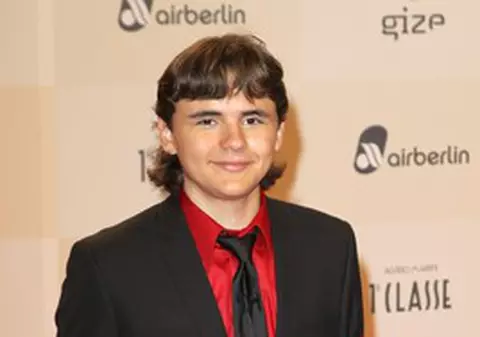 Foto | Băiatul lui Michael Jackson îşi copiază tatăl în vestimentaţie şi acţiuni