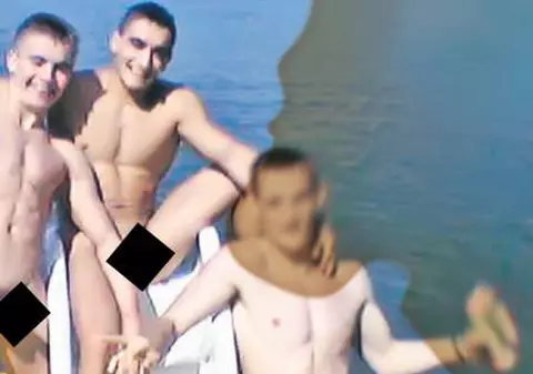 Exclusiv | Libertatea publică o fotografie-şoc, în care celebrul sportiv Marian Drăgulescu apare complet dezbrăcat