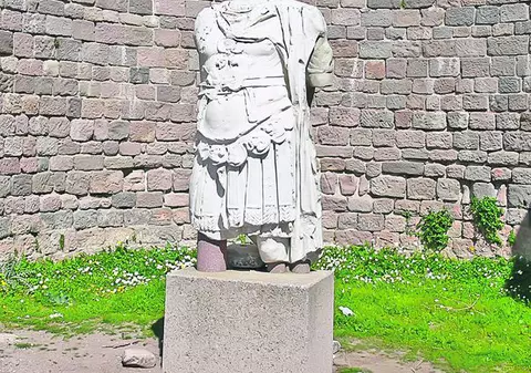 Distrugi statui în Italia? Iei 6 ani de puşcărie