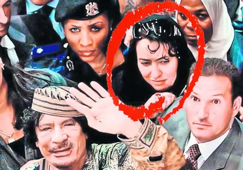 Foşti consilieri ai dictatorului libian susţin: «Gaddafi e ascuns la o vrăjitoare»