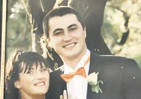 Elodia ar fi împlinit astăzi 43 de ani. De ziua Elodiei, mama ei aprinde o lumânare