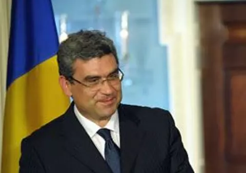 Ministrul Baconschi dă în judecată pe vicepreşedintele PC-ului