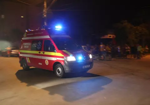 Tragedie într-un complex comercial din Piteşti: O vânzătoare a murit tăiată de o vitrină 