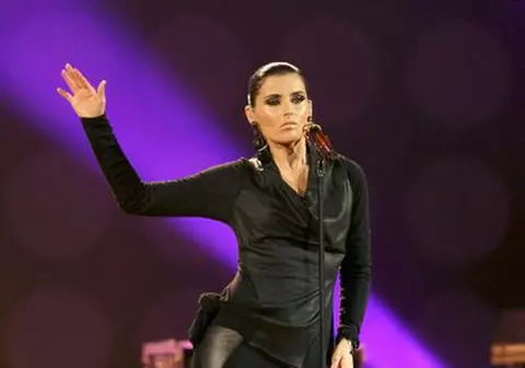 Nelly Furtado urmează exemplul lui Usher şi va dona unei fundaţii milionul de dolari primit de la Gaddafi