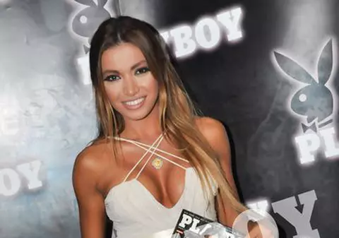 Foto | Grecoaica Olga Farmaki, vedeta unei superpetreceri Playboy la malul mării
