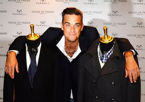 Foto | Robbie Williams și-a lansat propria colecție de haine