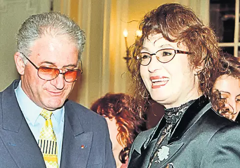 Exclusiv | Angela Similea nu renunţă la viaţa de lux. Tanti Angela: «Are bucătărese, menajeră şi administrator»