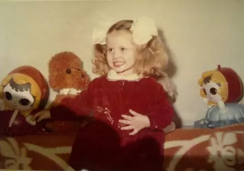Uite cum arăta Andreea Bănică la 2 ani!