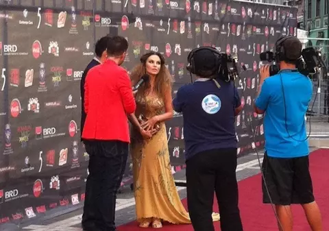 Foto&Video | Anna Lesko, un "playback de excepţie" la Romanian Music Awards